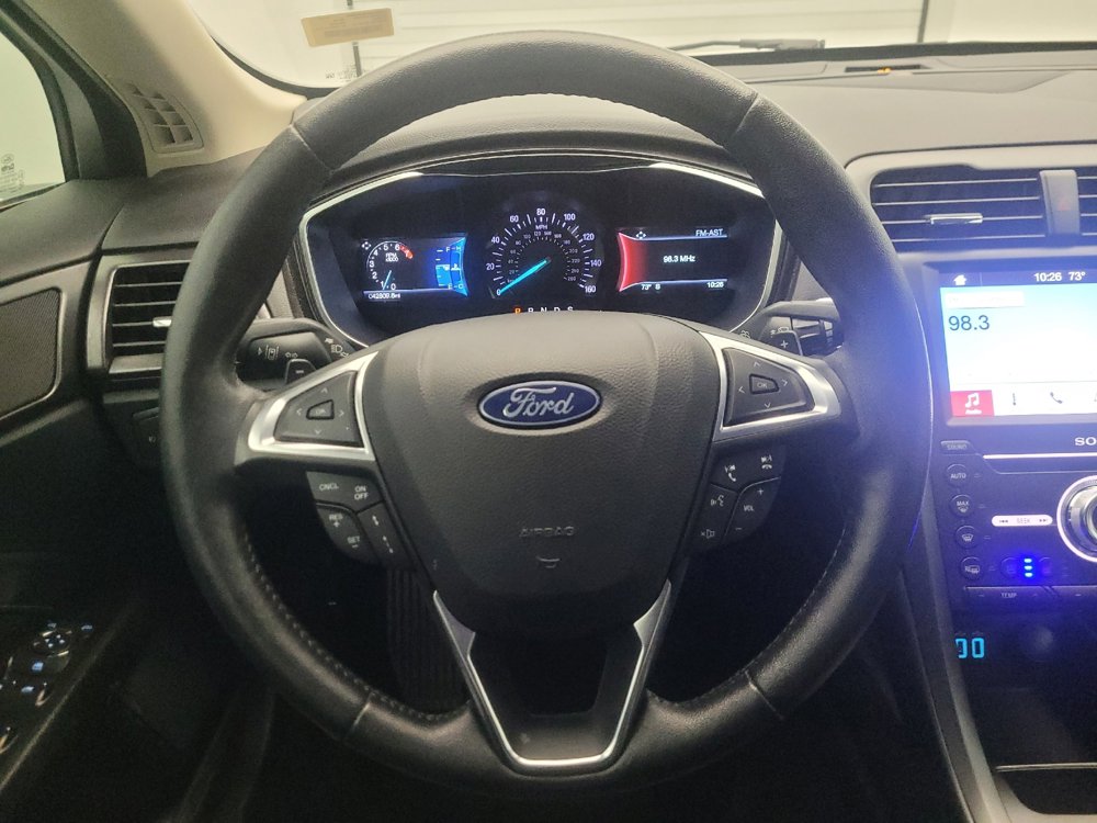 Used 2019 Ford Fusion Titanium image 22
