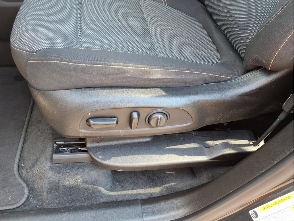 Used 2021 Chevrolet Traverse LT FWD image 17