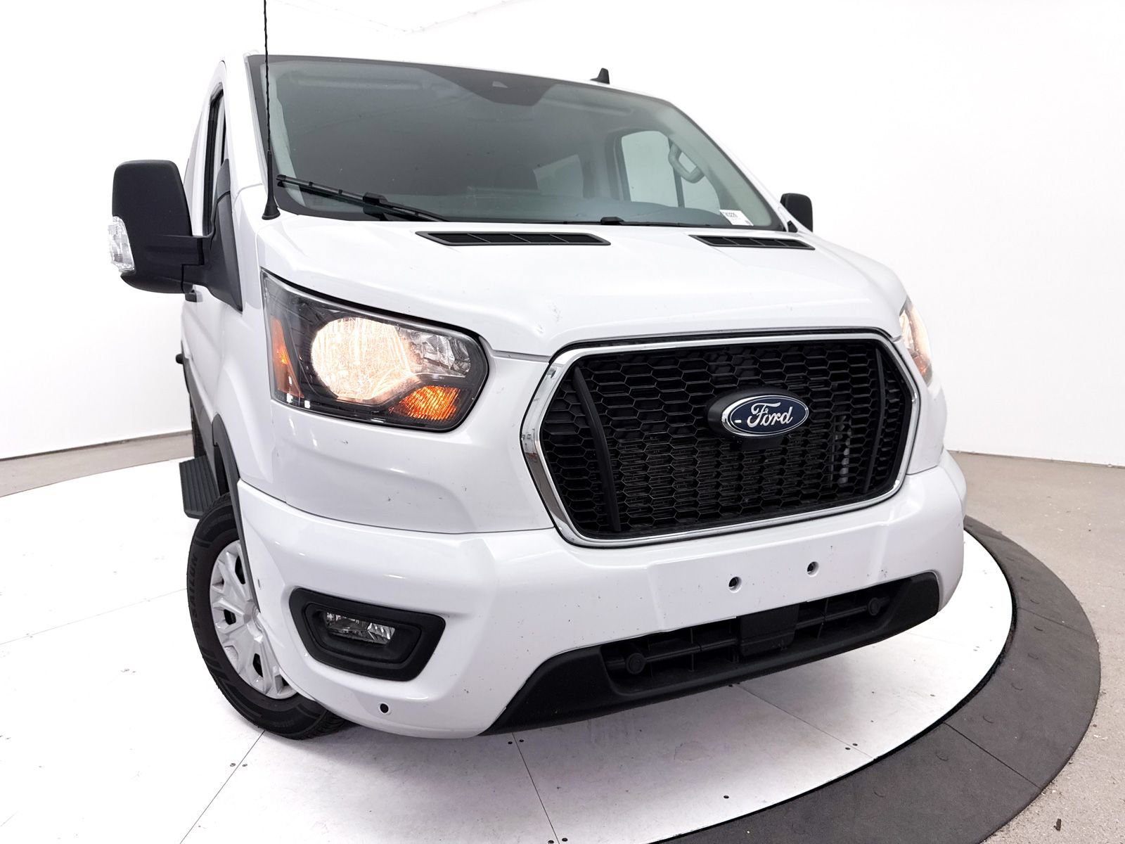 Used 2024 Ford Transit 350 XLT RWD image 6