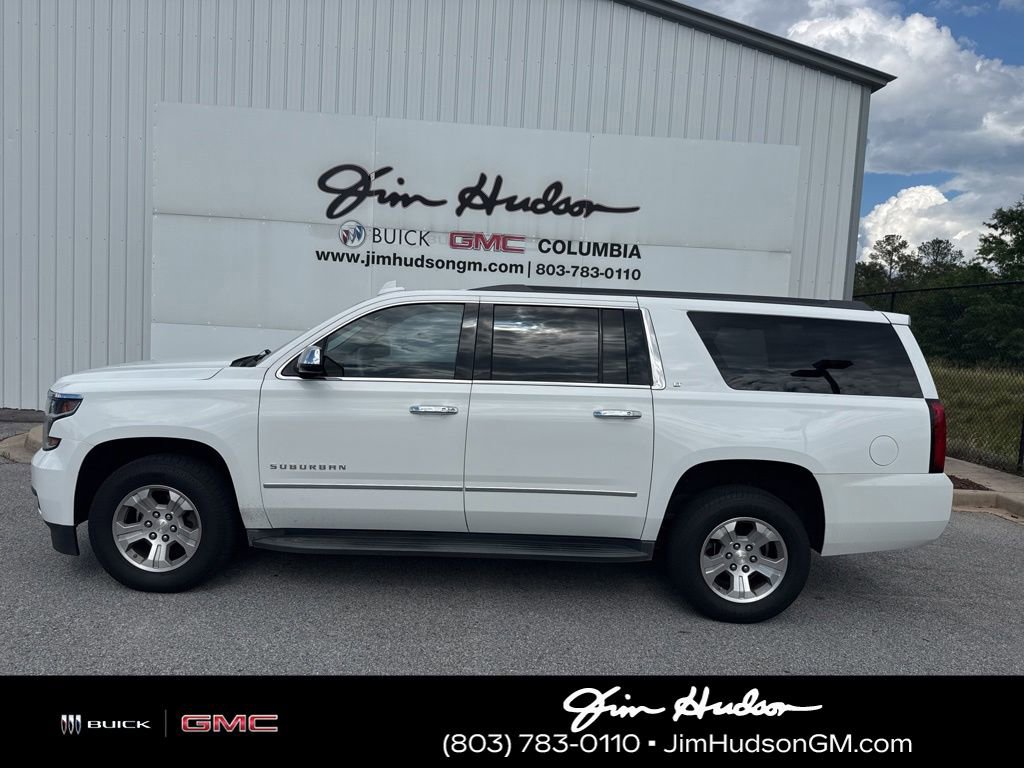 Used 2017 Chevrolet Suburban LT w/ Luxury Package RWD image 2