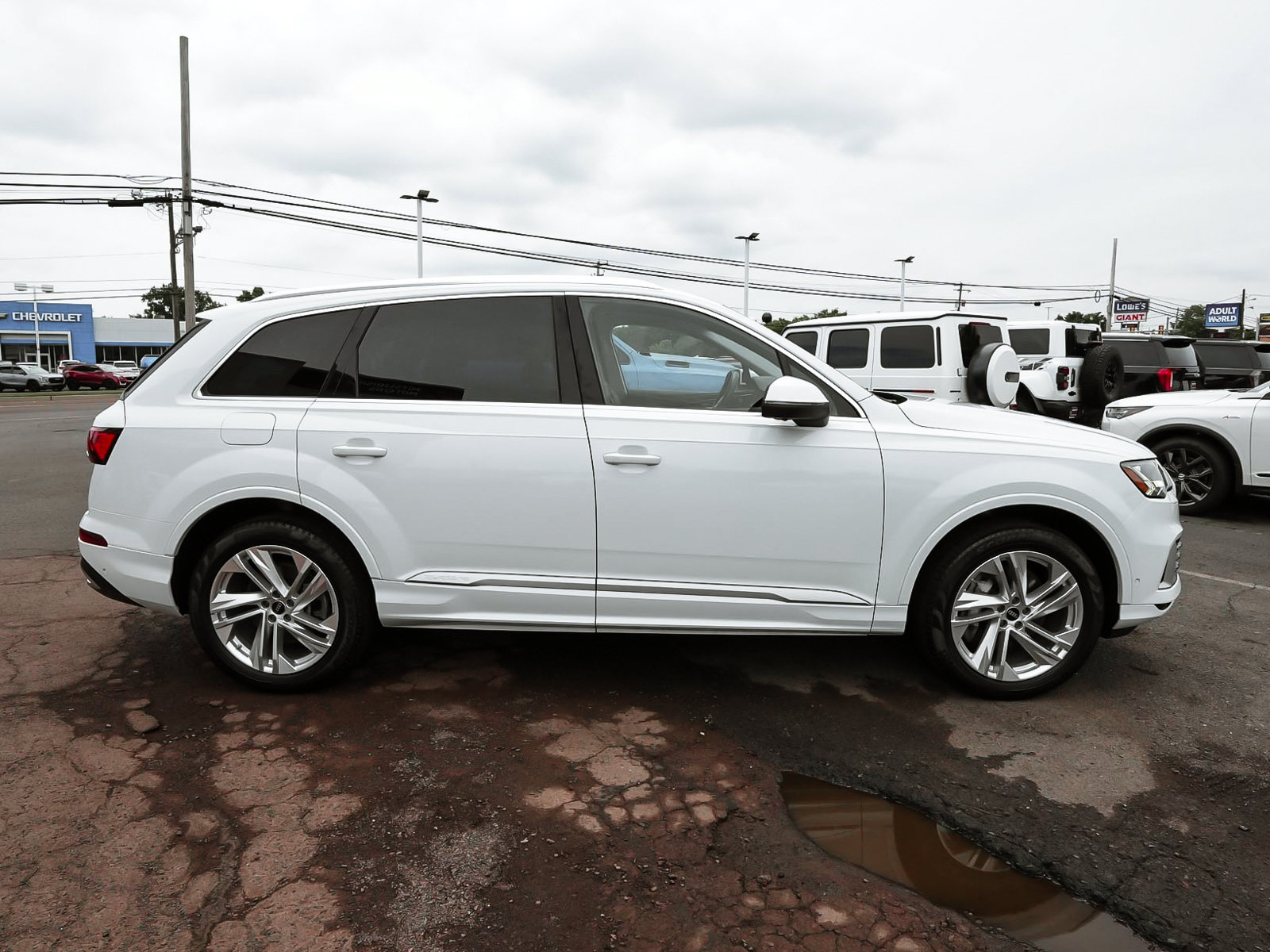 Used 2023 Audi Q7 3.0T Premium w/ Convenience Package AWD/4WD image 7