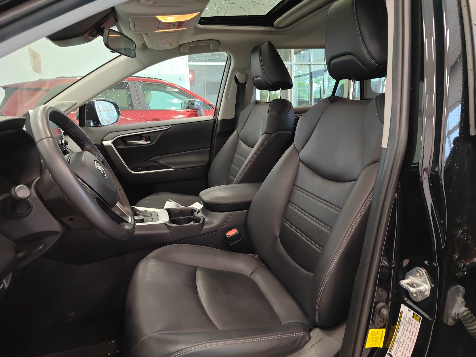 Used 2021 Toyota RAV4 XLE Premium AWD/4WD image 10