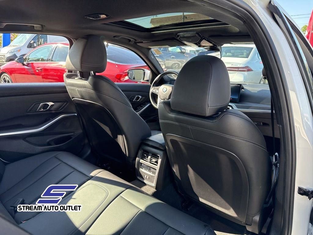 Used 2024 BMW 330i xDrive Sedan w/ Convenience Package image 13