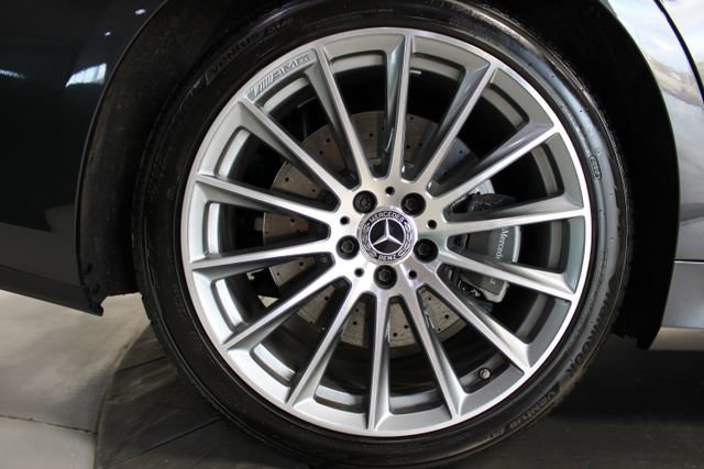 Used 2022 Mercedes-Benz S 500 4MATIC w/ AMG Line Package image 34