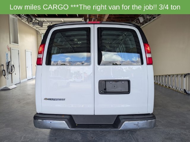 Used 2025 Chevrolet Express 2500 w/ Driver Convenience Package RWD image 5