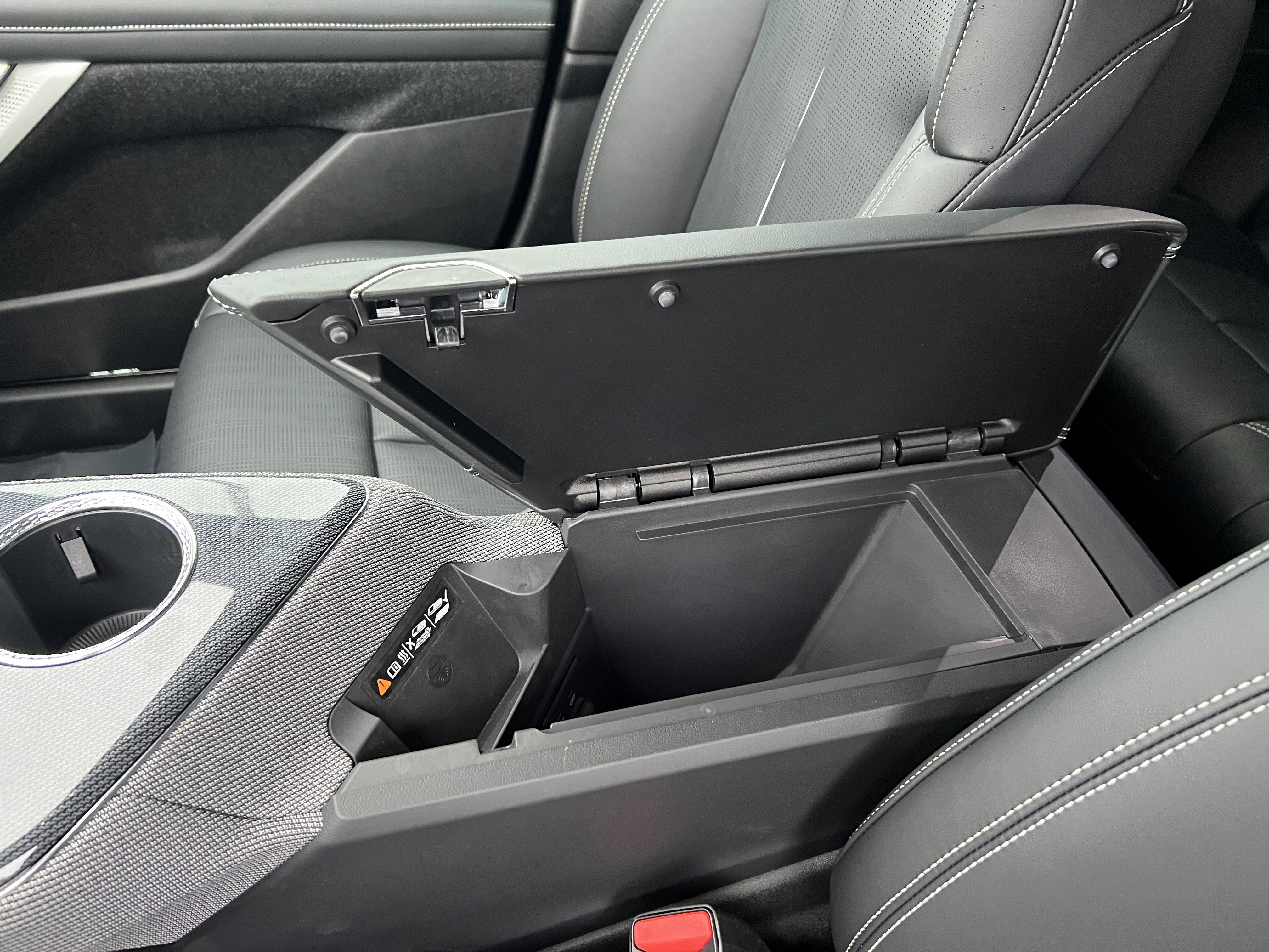 New 2026 Cadillac Optiq Luxury 2 image 26