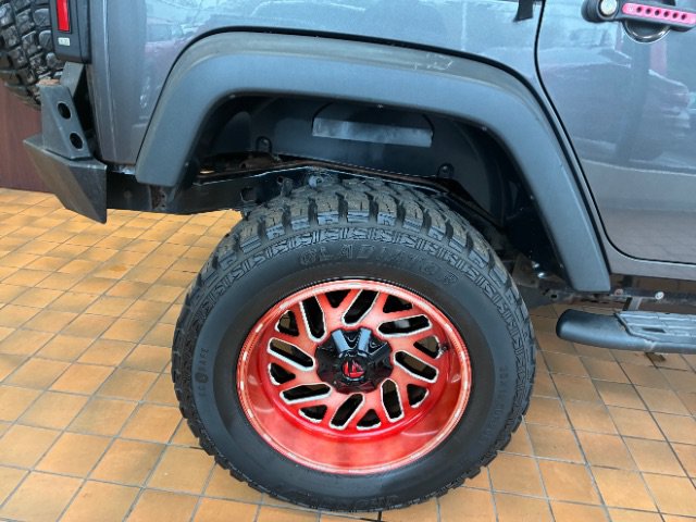 Used 2018 Jeep Wrangler Unlimited Sport w/ Connectivity Group AWD/4WD image 24