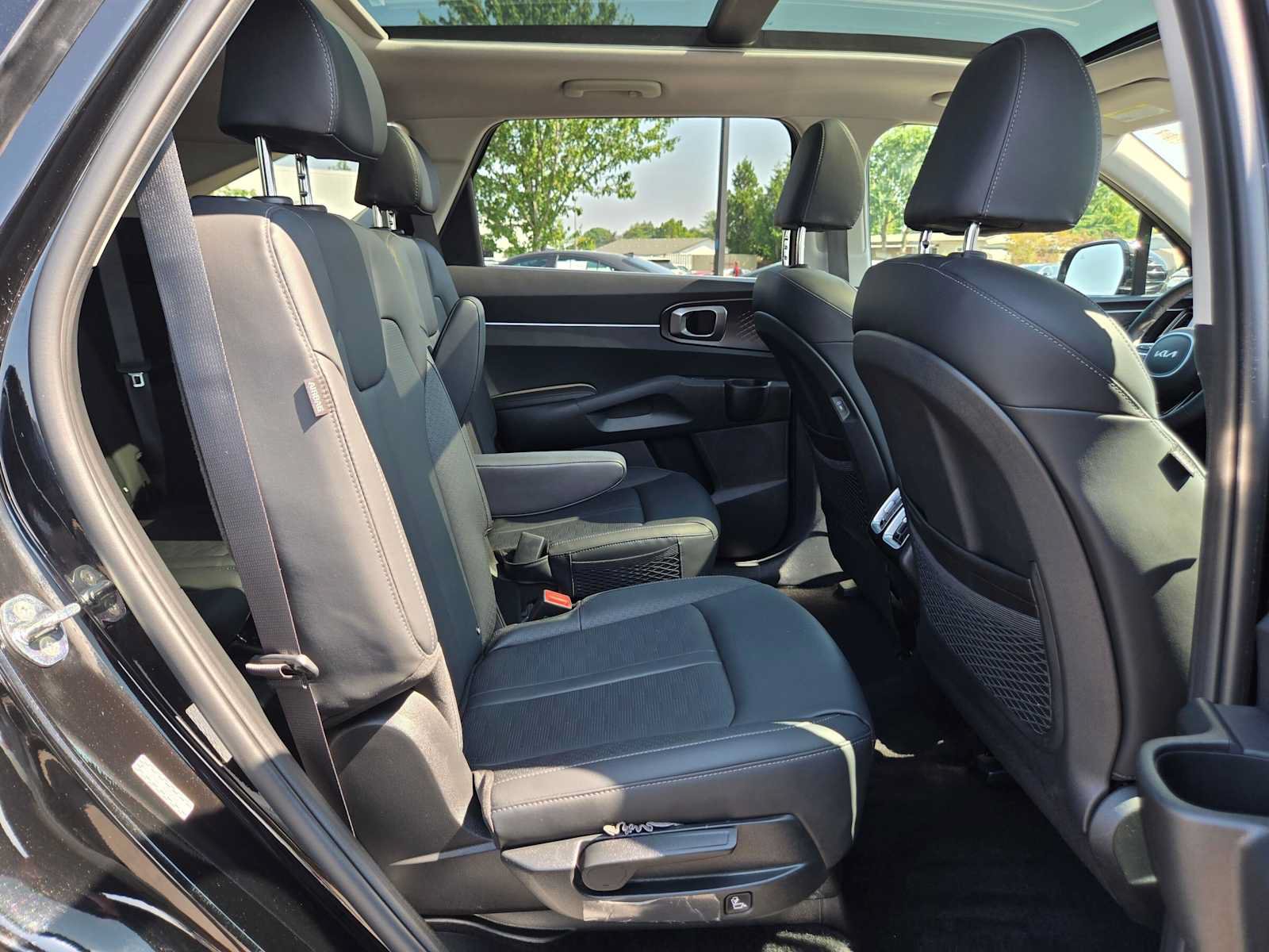 Used 2025 Kia Sorento EX w/ EX Panoramic Sunroof Package AWD/4WD image 13
