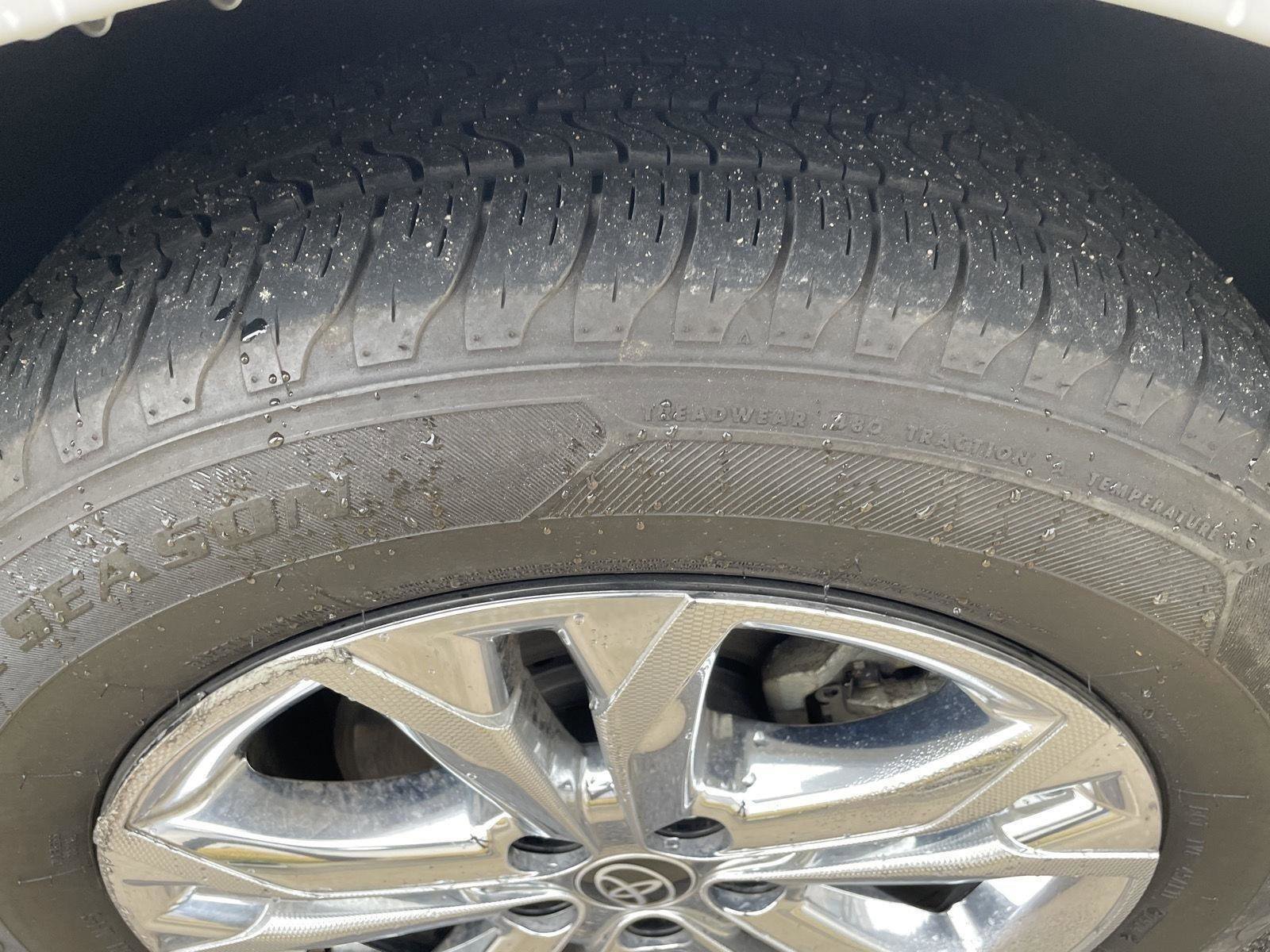 Used 2023 Toyota Sienna XSE AWD/4WD image 13