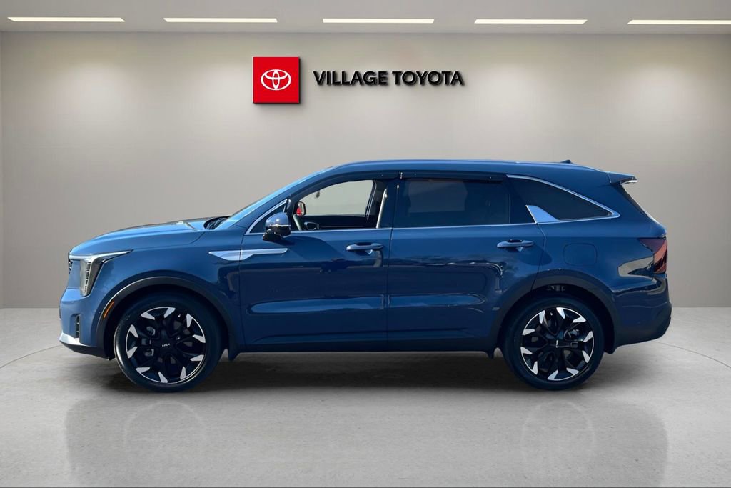 Used 2025 Kia Sorento SX image 2