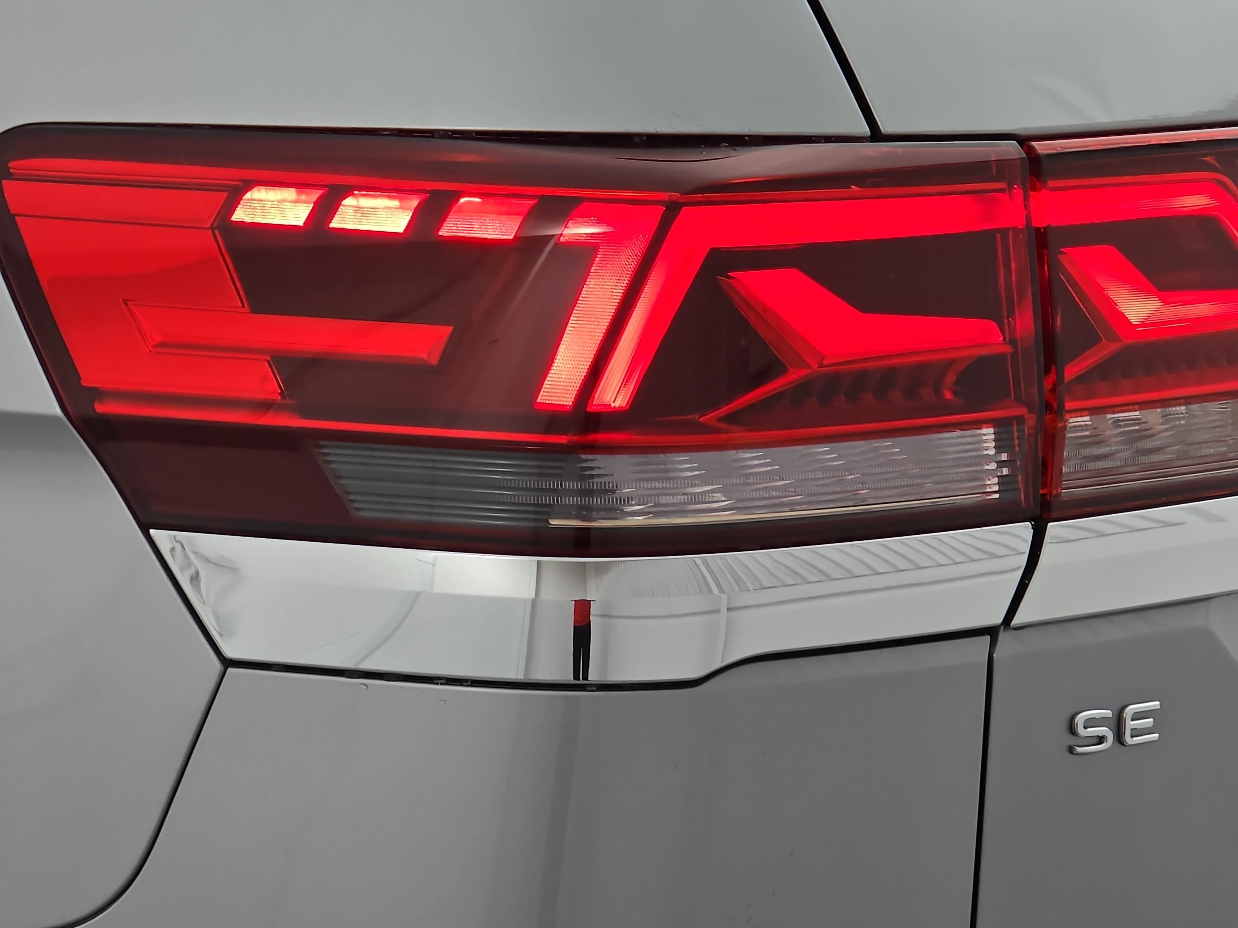 New 2026 Volkswagen Atlas SE FWD image 36