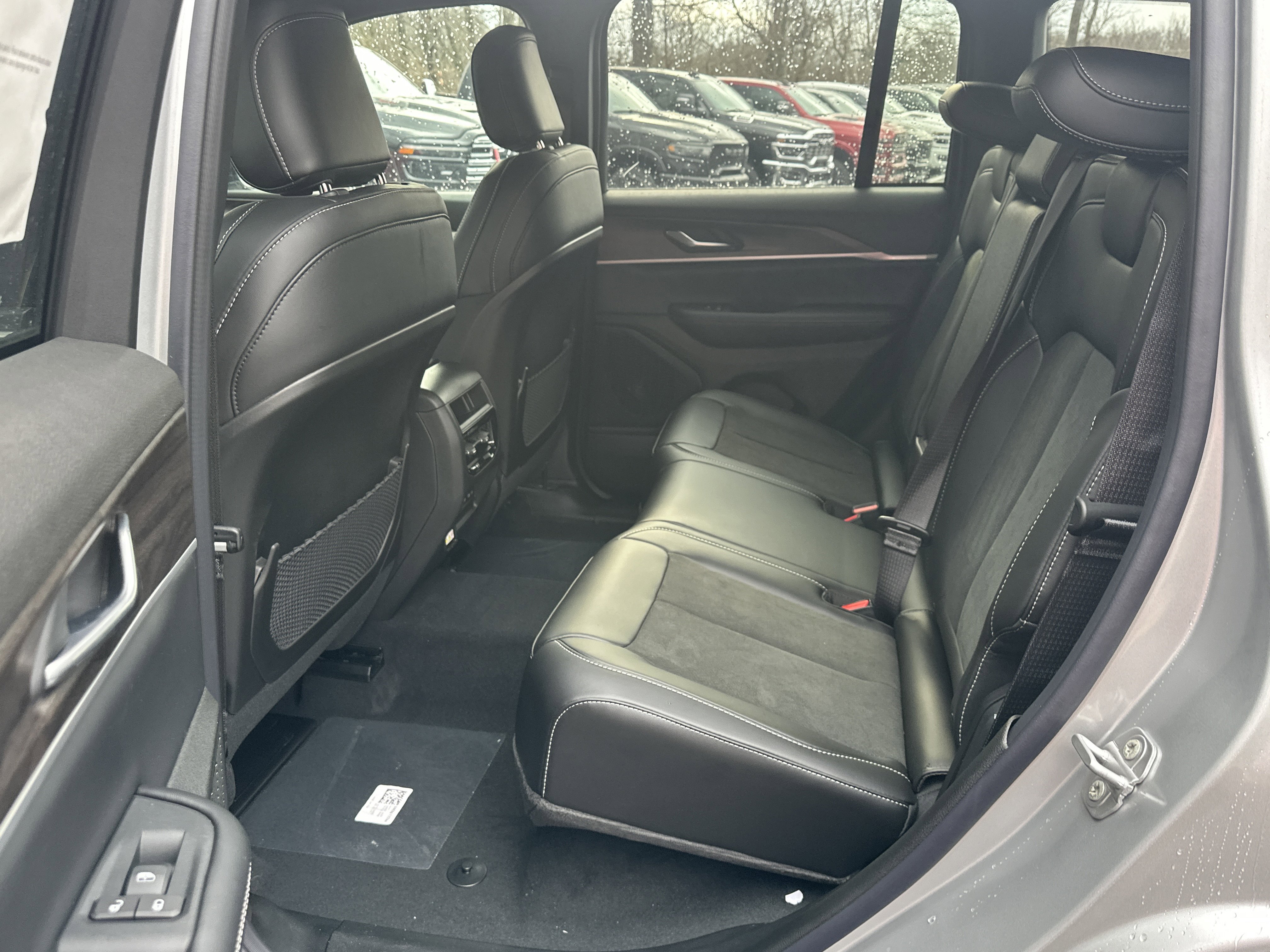 New 2026 Jeep Grand Cherokee Altitude image 29