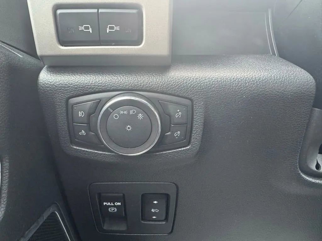 Used 2020 Ford F150 Lariat w/ Equipment Group 502A Luxury AWD/4WD image 23