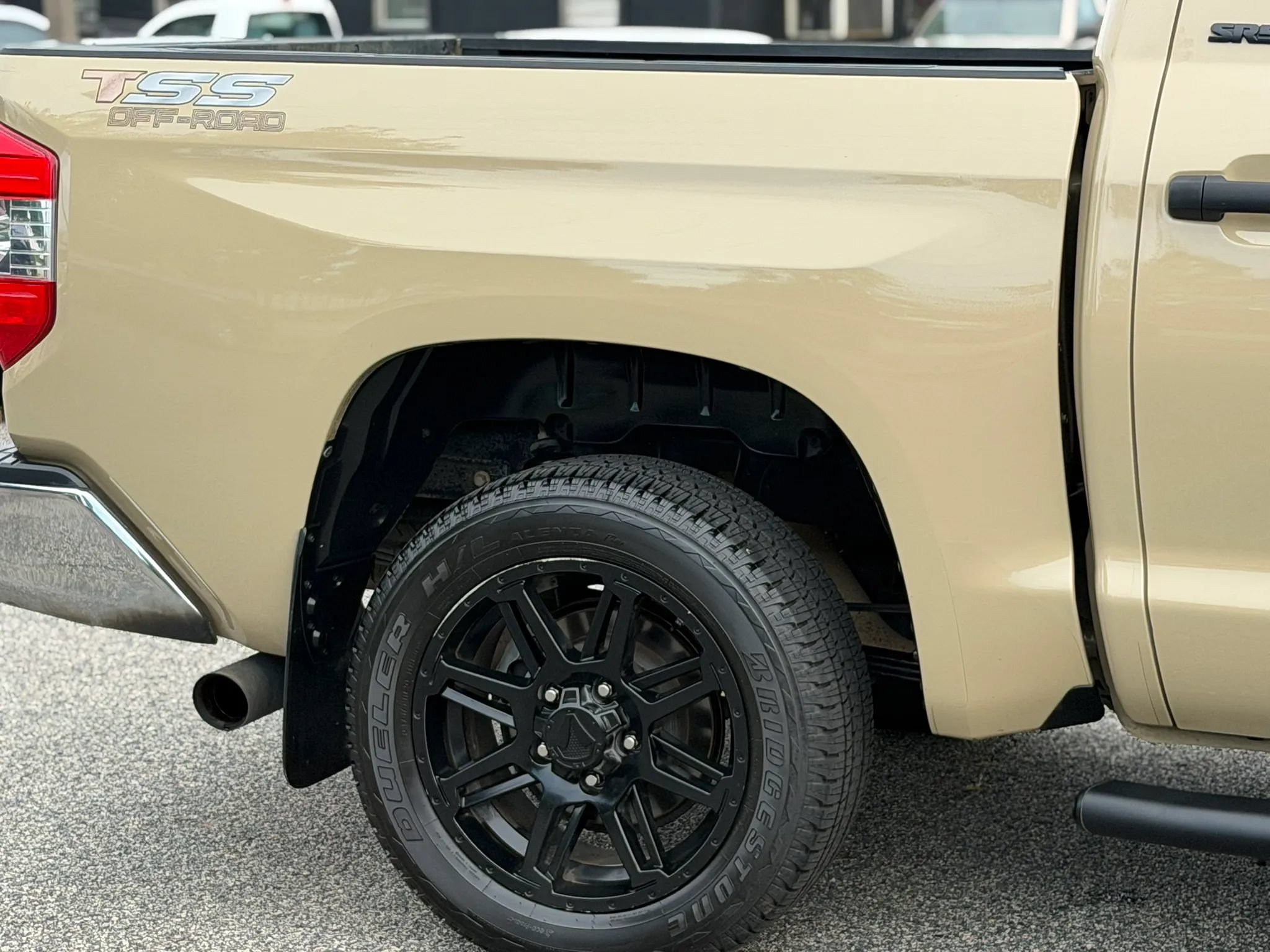 Used 2020 Toyota Tundra SR5 w/ SR5 Upgrade Package RWD image 10