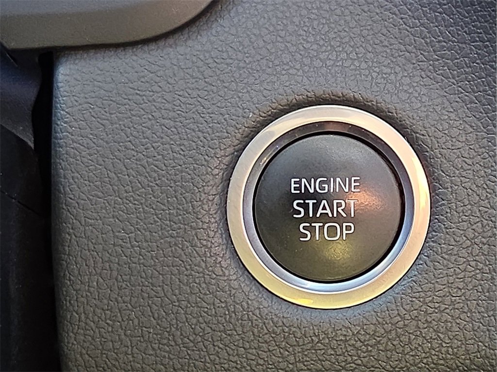 Used 2023 Toyota Tundra Limited image 17