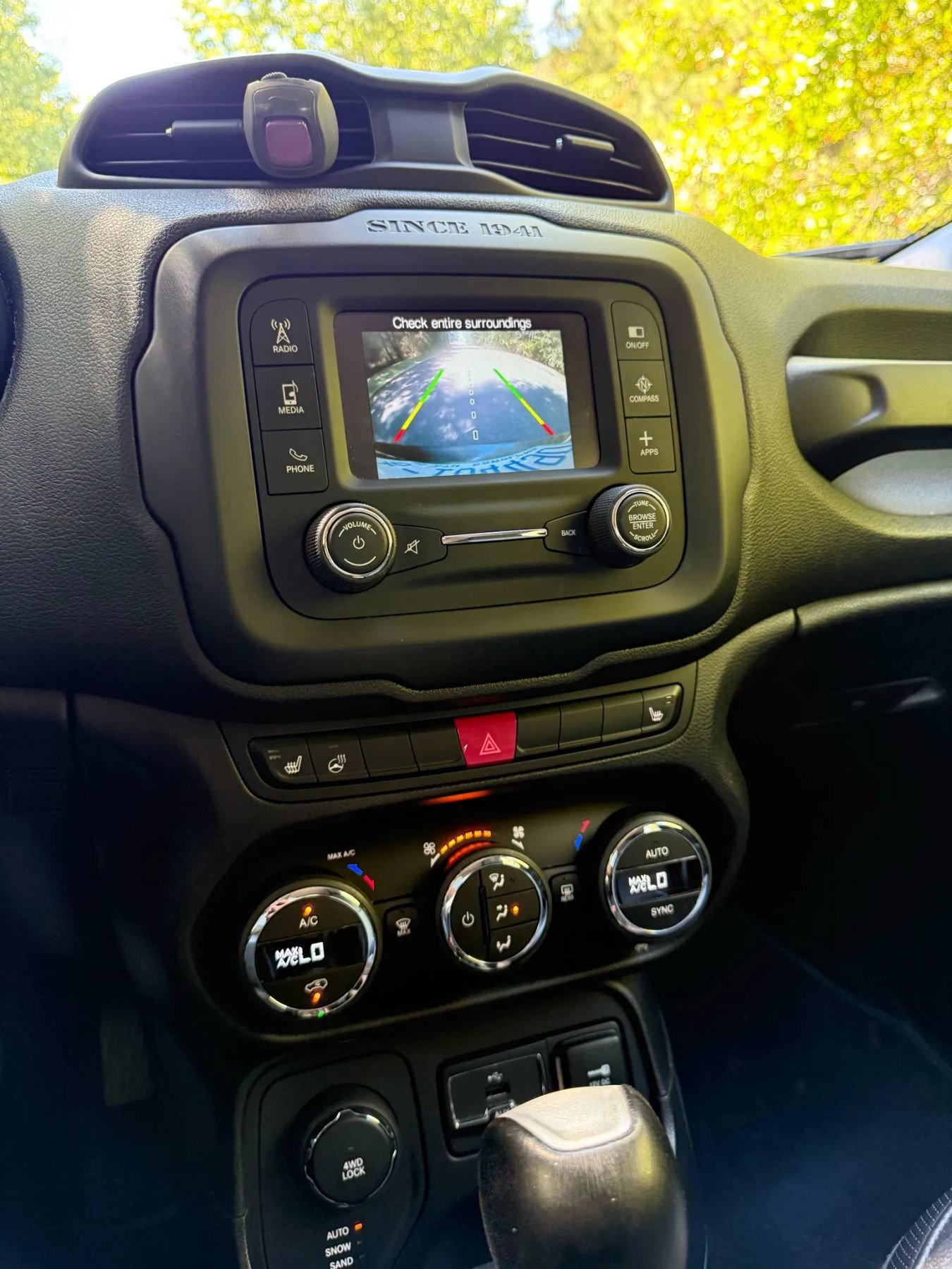 Used 2017 Jeep Renegade Limited AWD/4WD image 17