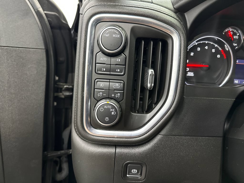 Used 2021 Chevrolet Silverado 1500 LT Trail Boss w/ Bed Protection Package AWD/4WD image 31