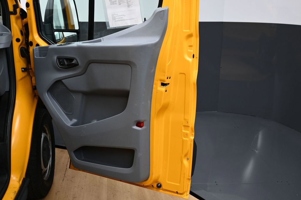 Used 2018 Ford Transit 150 XL RWD image 32