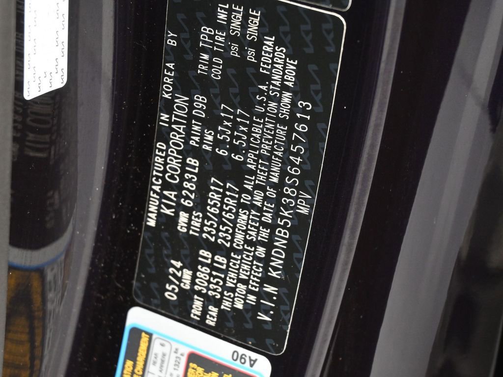 Used 2025 Kia Carnival image 17