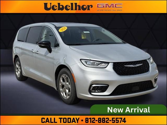 Used 2024 Chrysler Pacifica Limited