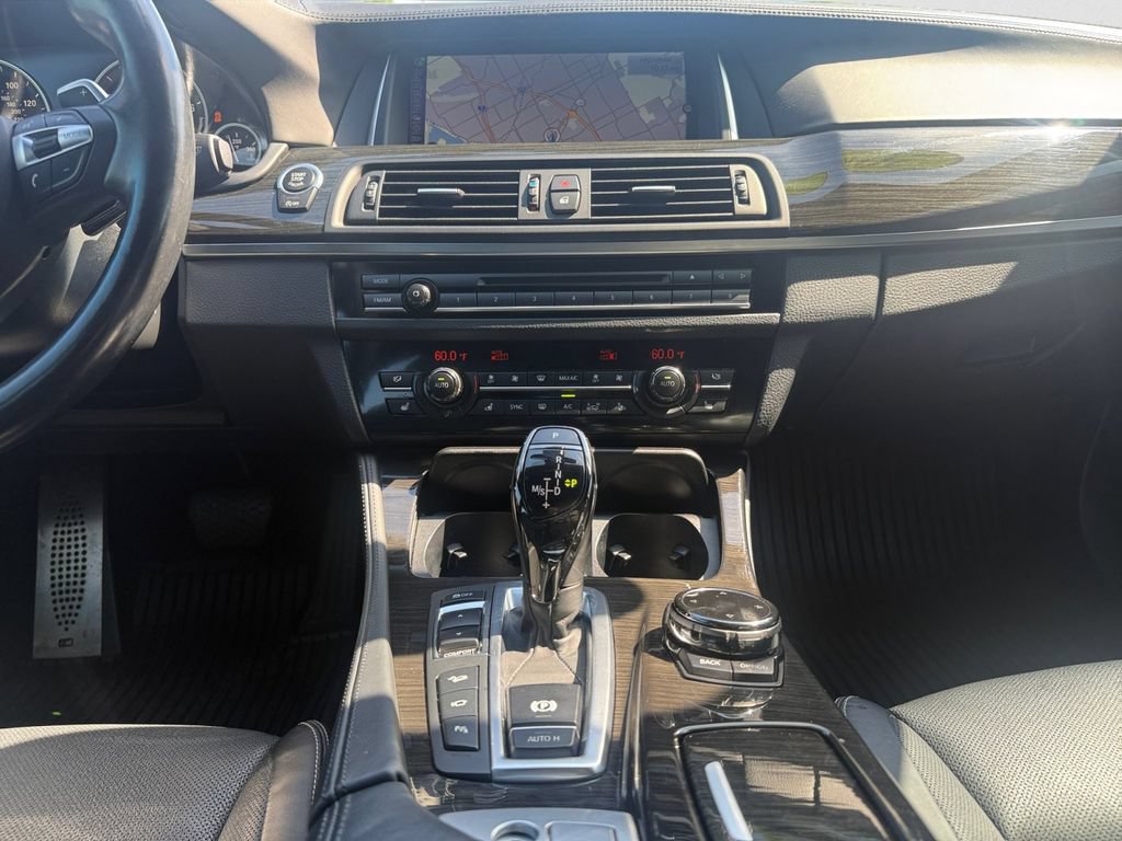 Used 2016 BMW 550i xDrive Sedan AWD/4WD image 11