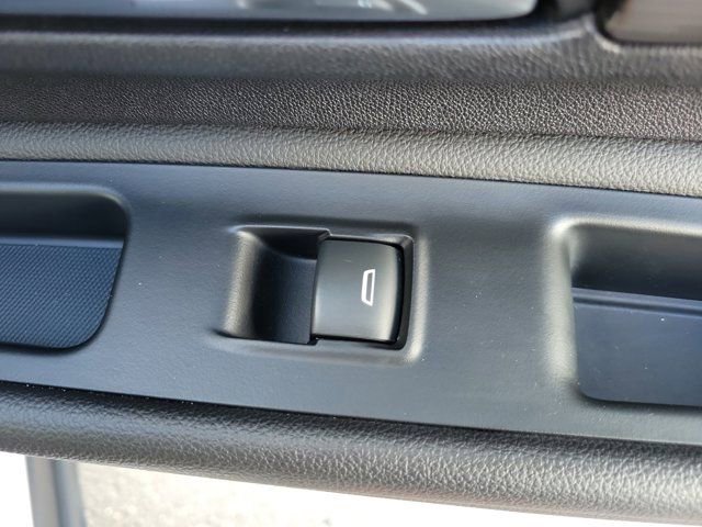 Used 2020 GMC Terrain SLT w/ Preferred Package image 12