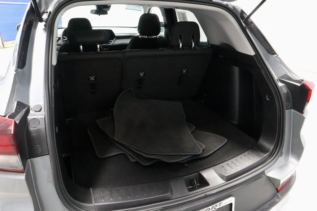 Used 2025 Chevrolet TrailBlazer LT image 13