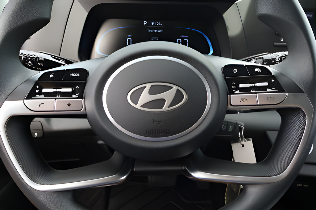 Used 2025 Hyundai Elantra SE FWD image 19