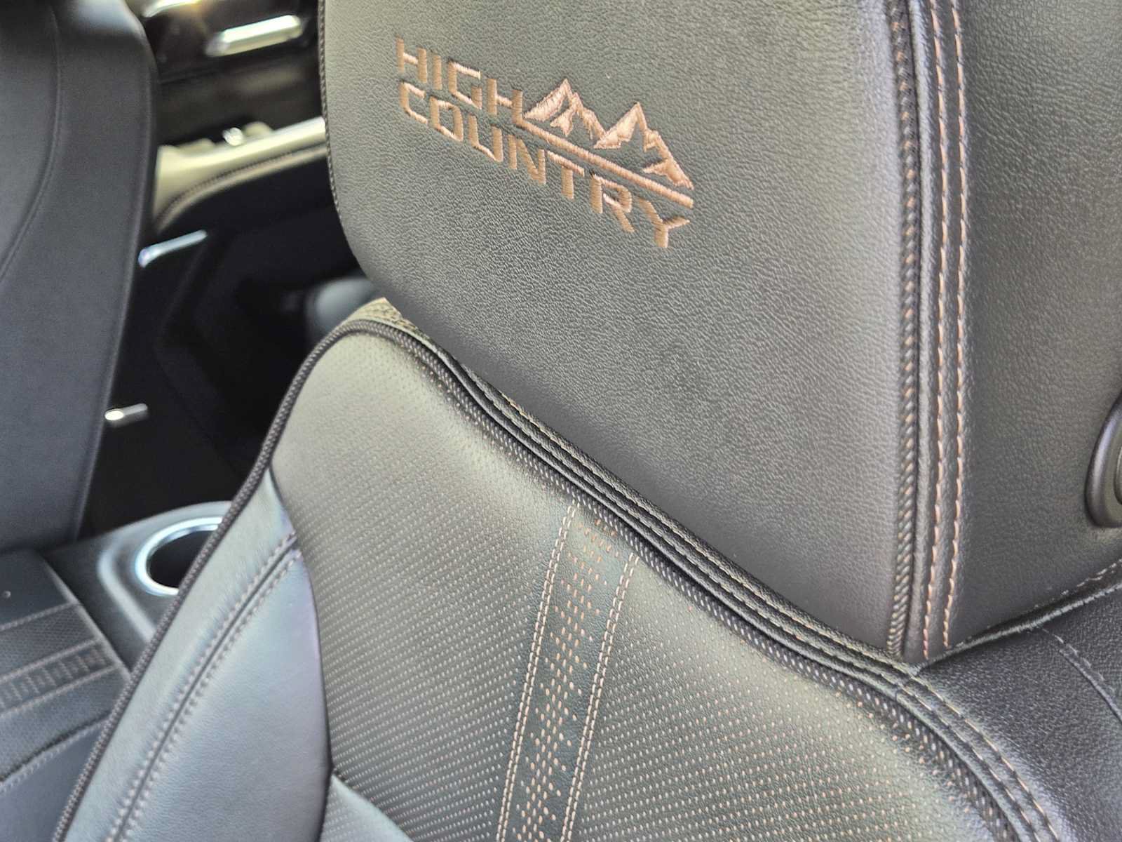 Certified 2025 Chevrolet Tahoe High Country AWD/4WD image 15