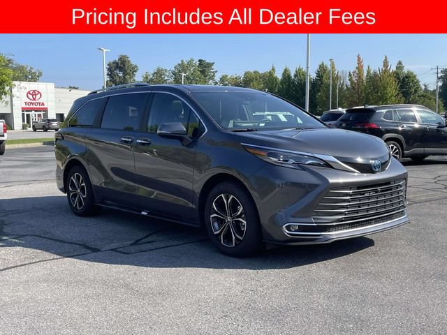 Used 2025 Toyota Sienna Platinum AWD/4WD image 7