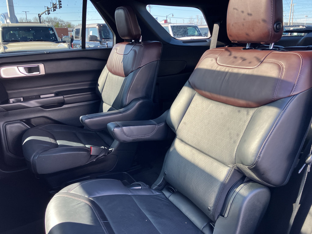 Used 2015 Ford F150 Lariat w/ Equipment Group 502A Luxury image 30