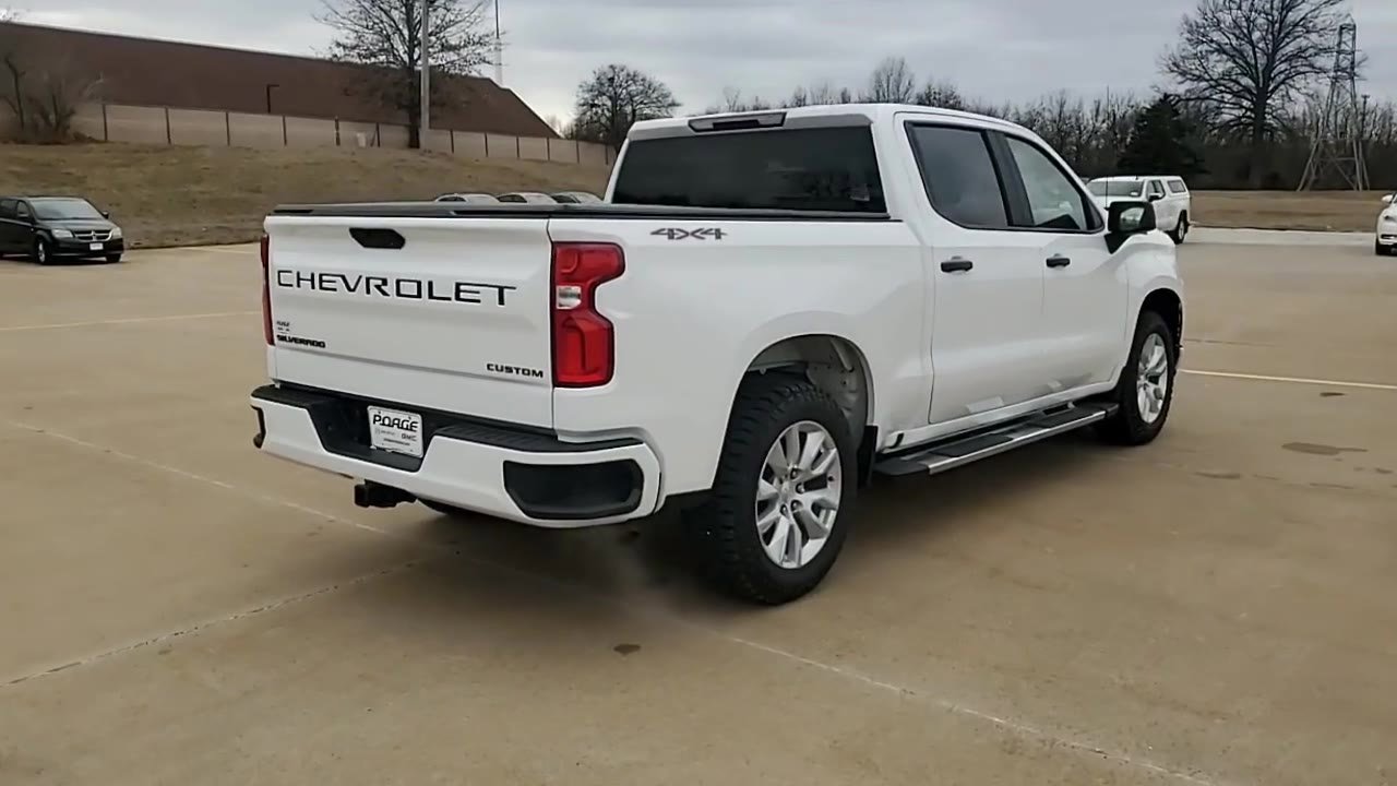 Certified 2022 Chevrolet Silverado 1500 Custom w/ LPO, Dark Essentials Package AWD/4WD image 8