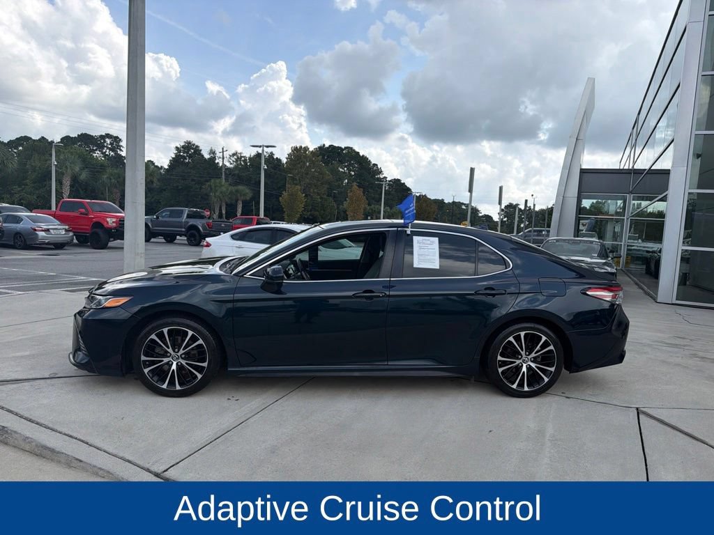 Used 2019 Toyota Camry SE w/ Carpet Mat Package FWD image 4