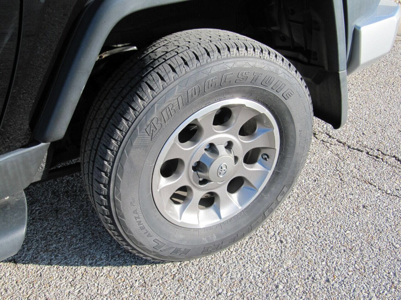 Used 2012 Toyota FJ Cruiser 4WD image 12