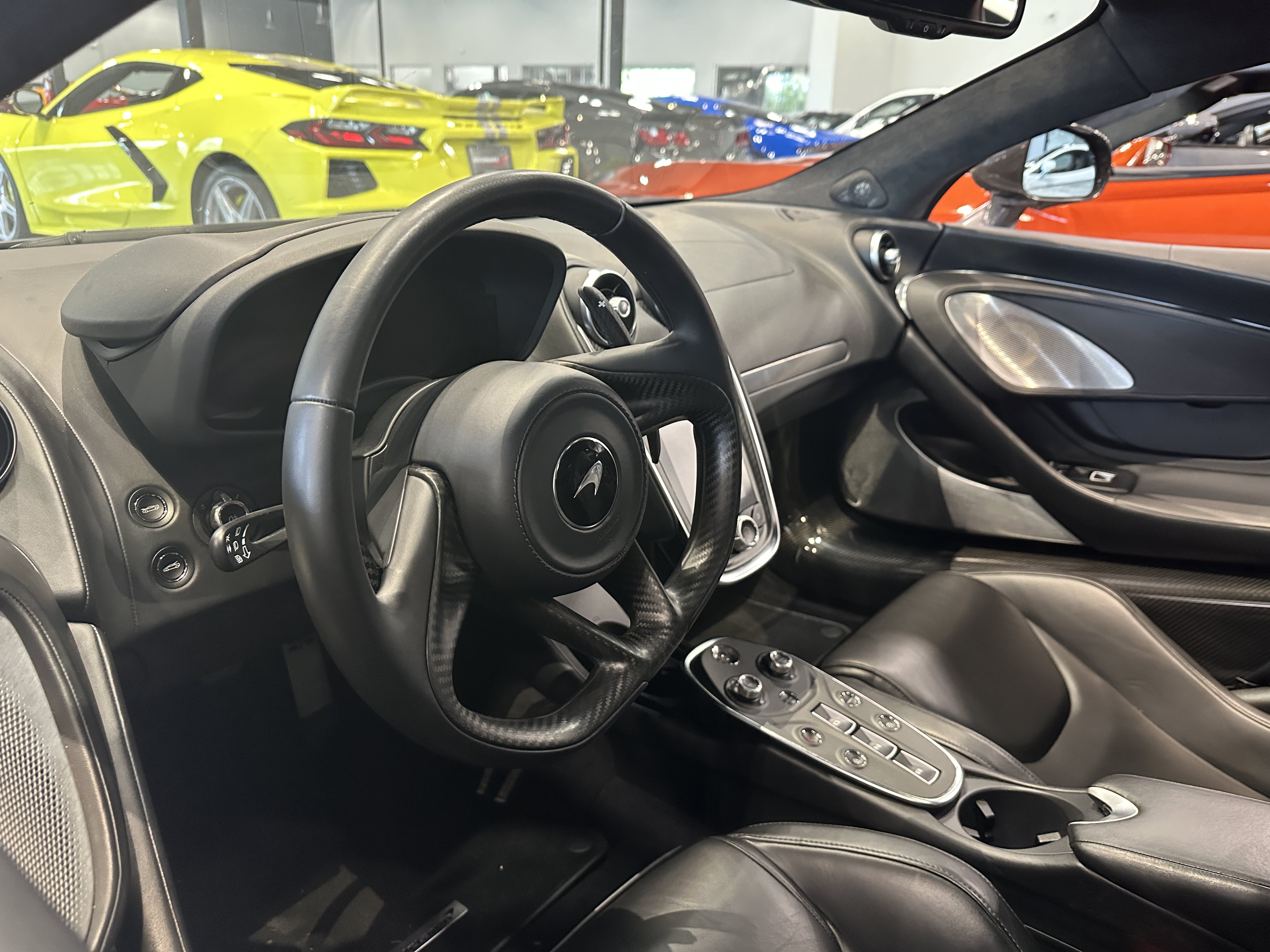 Used 2023 McLaren GT RWD image 13