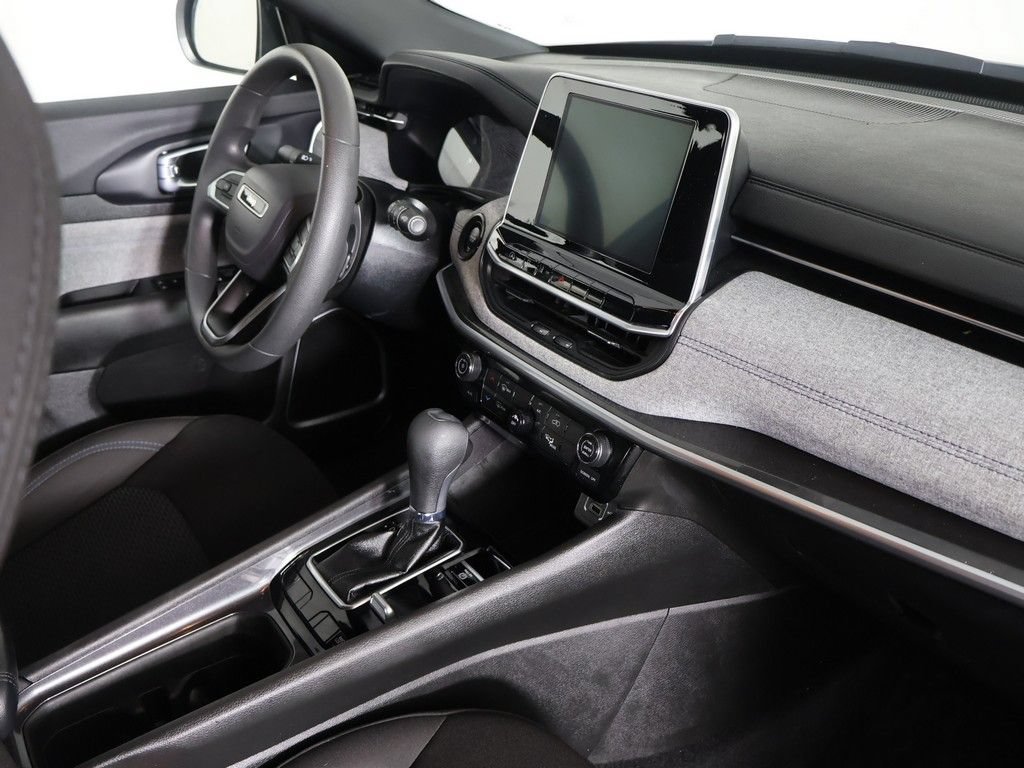 Used 2025 Jeep Compass Sport AWD/4WD image 24