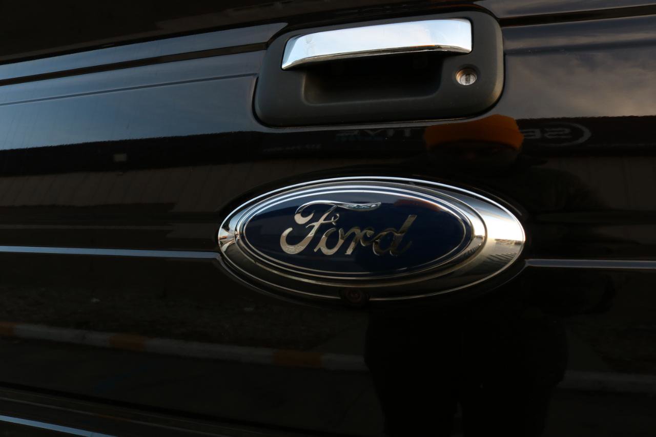 Used 2013 Ford F150 XLT w/ Luxury Equipment Group image 14