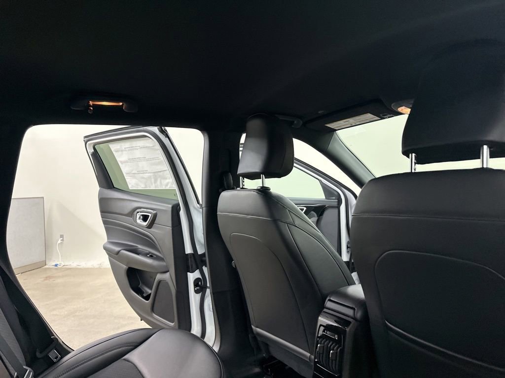 New 2026 Jeep Compass Latitude image 19