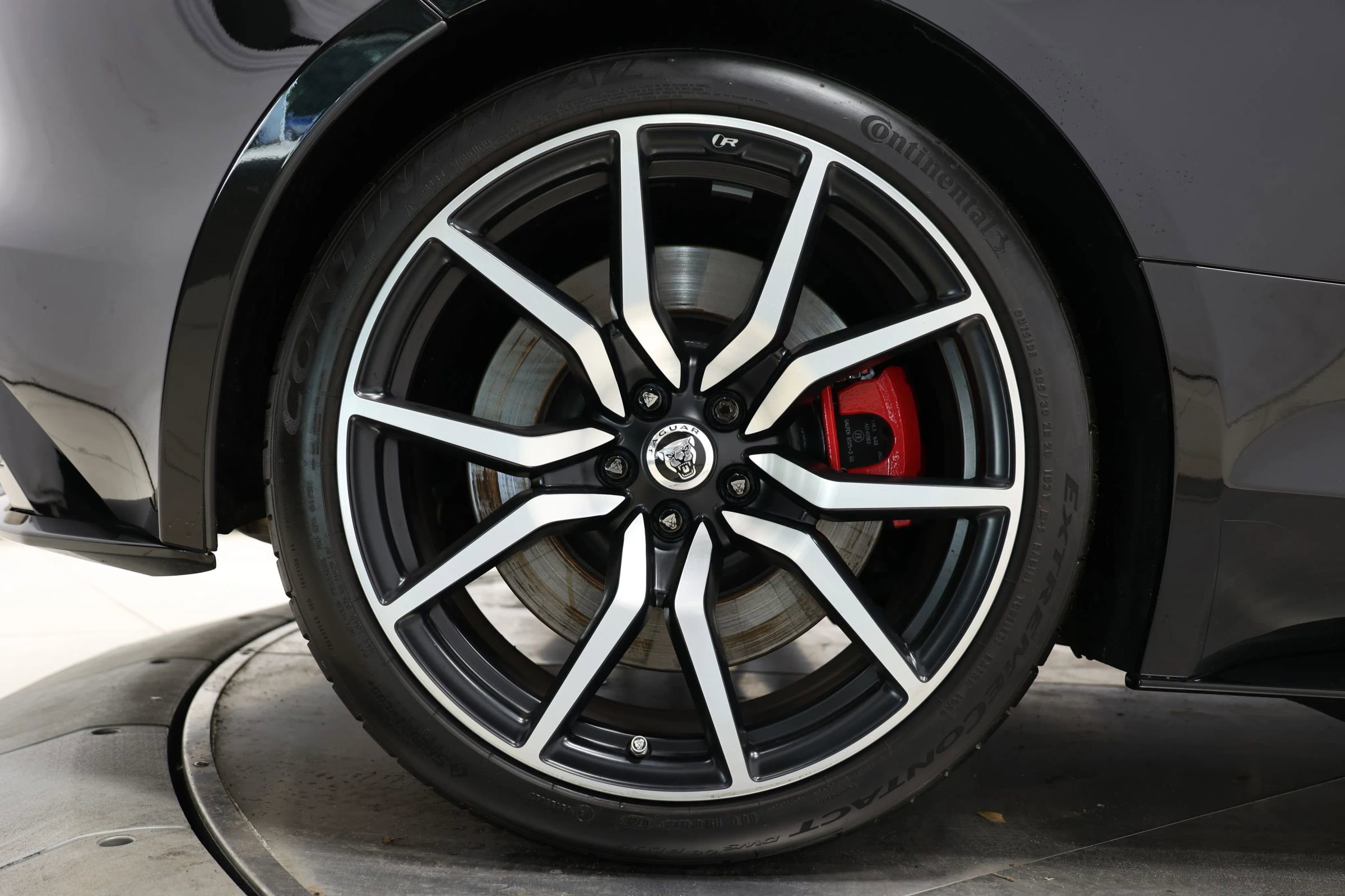 Used 2023 Jaguar F-TYPE R image 73