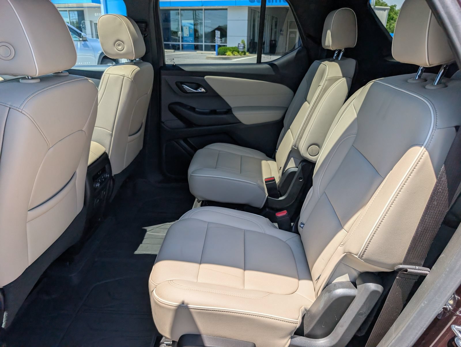 Used 2023 Chevrolet Traverse Premier AWD/4WD image 18