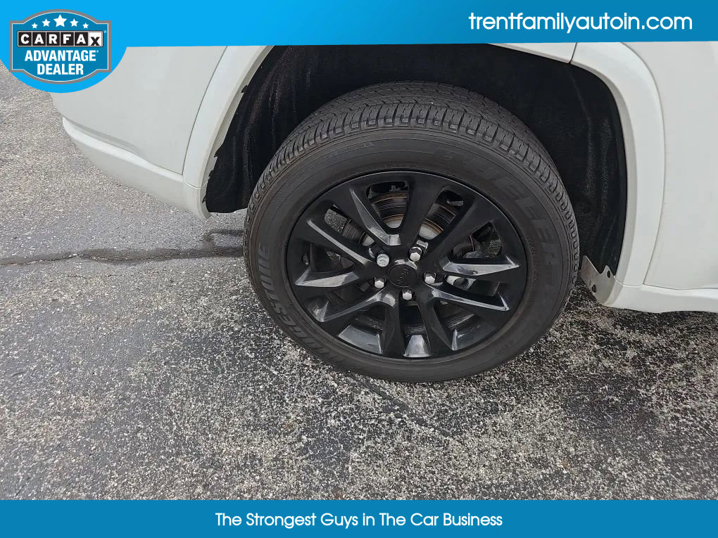 Used 2021 Jeep Grand Cherokee Laredo X image 45