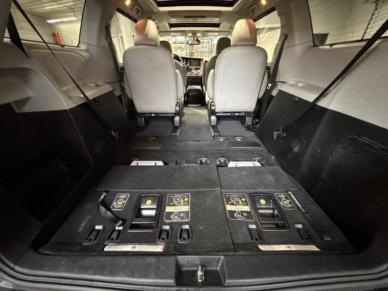 Used 2016 Toyota Sienna Limited Premium AWD/4WD image 18