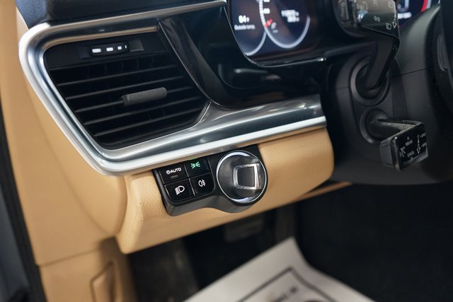 Used 2019 Porsche Panamera 4 image 31