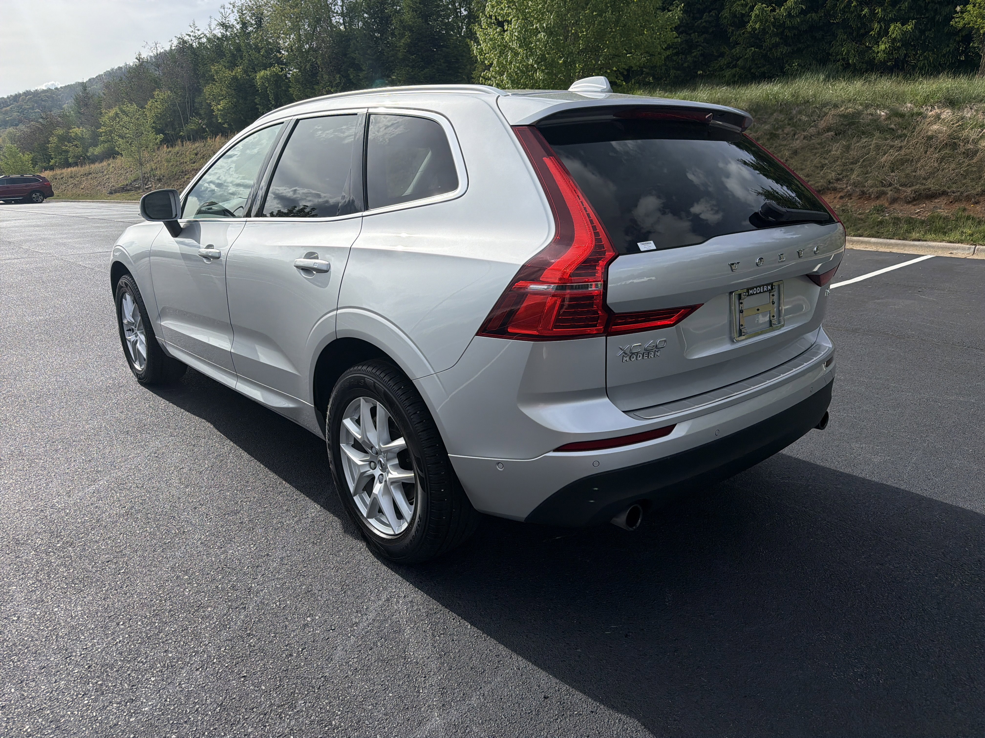 Used 2019 Volvo XC60 T5 Momentum w/ Multimedia Package FWD image 20