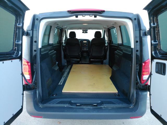 Used 2019 Mercedes-Benz Metris Passenger image 9