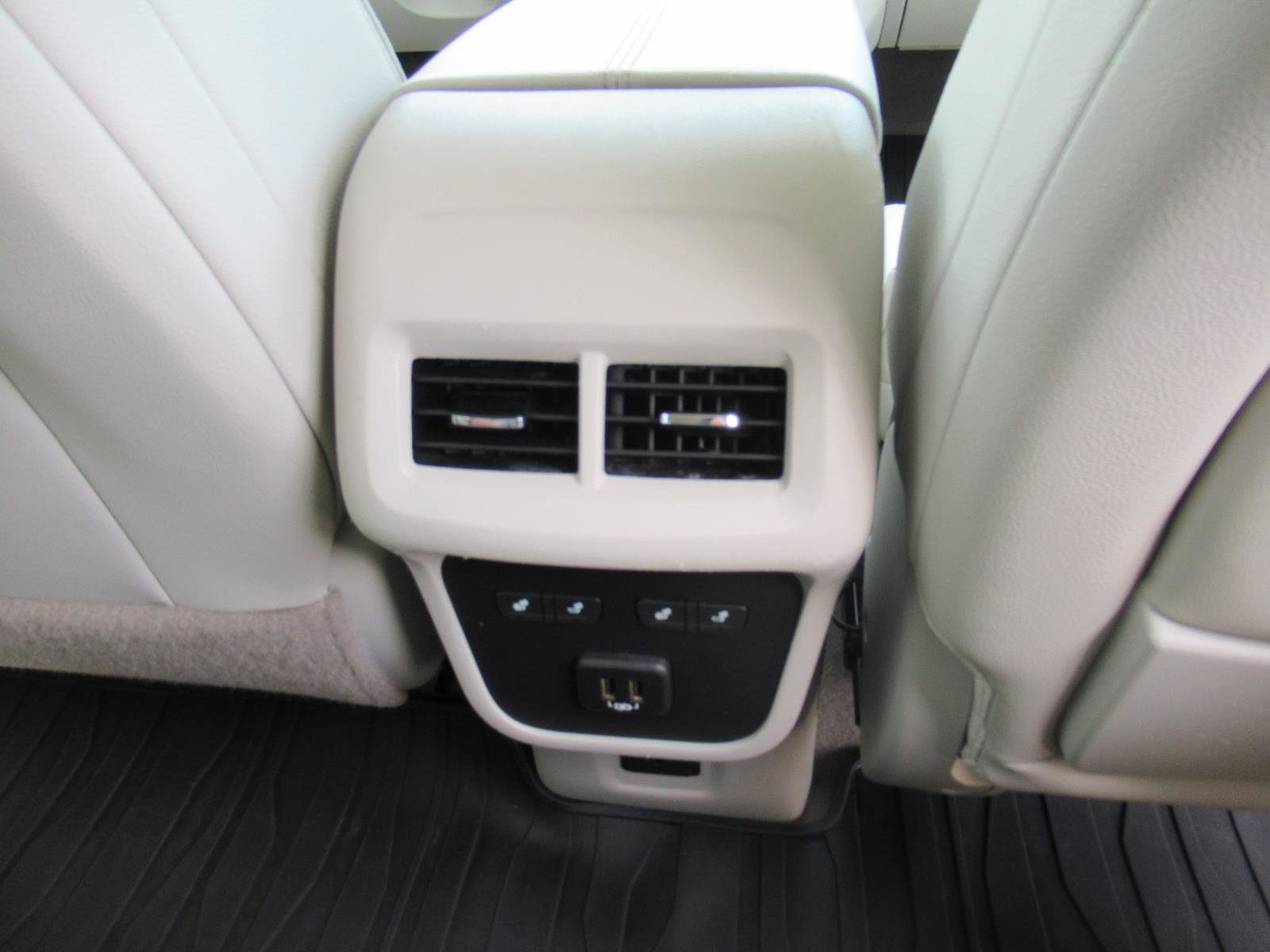Used 2020 GMC Terrain Denali w/ Denali Premium Package FWD image 31