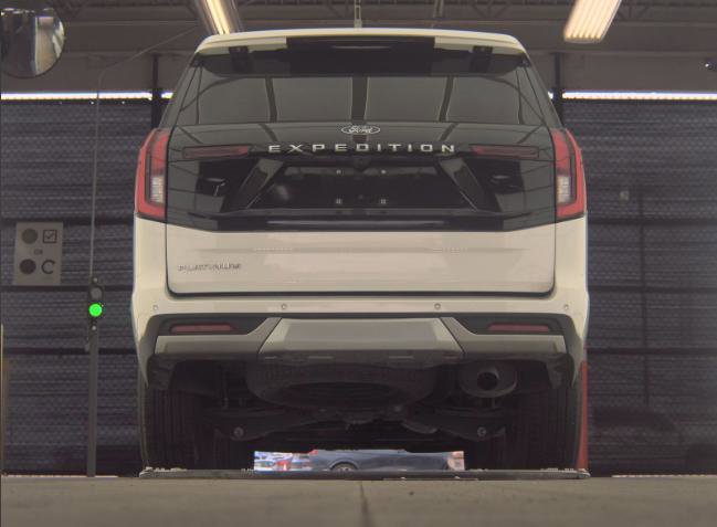 Certified 2025 Ford Expedition Platinum image 10