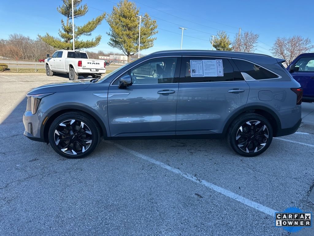 Used 2025 Kia Sorento SX FWD image 17