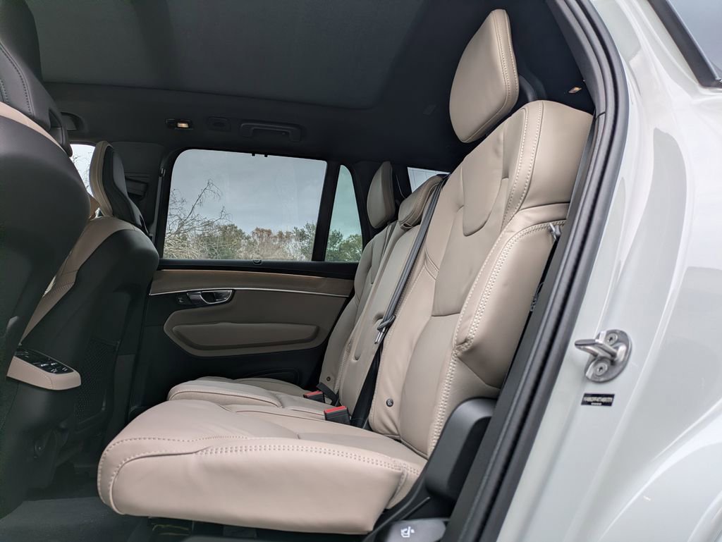 New 2026 Volvo XC90 B6 Ultra image 16