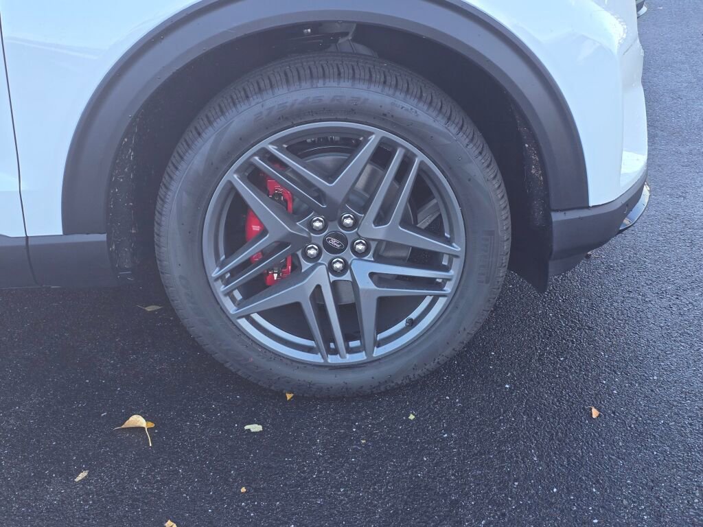 New 2025 Ford Explorer ST-Line w/ Premium Package image 4